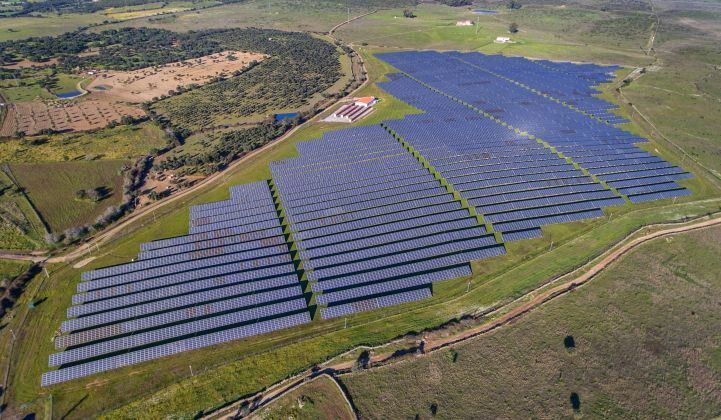 les producteurs solaires européens exhortent l'italie à réviser la fiscalité sur l'hétérojonction pour favoriser le développement des énergies renouvelables et soutenir la transition énergétique.