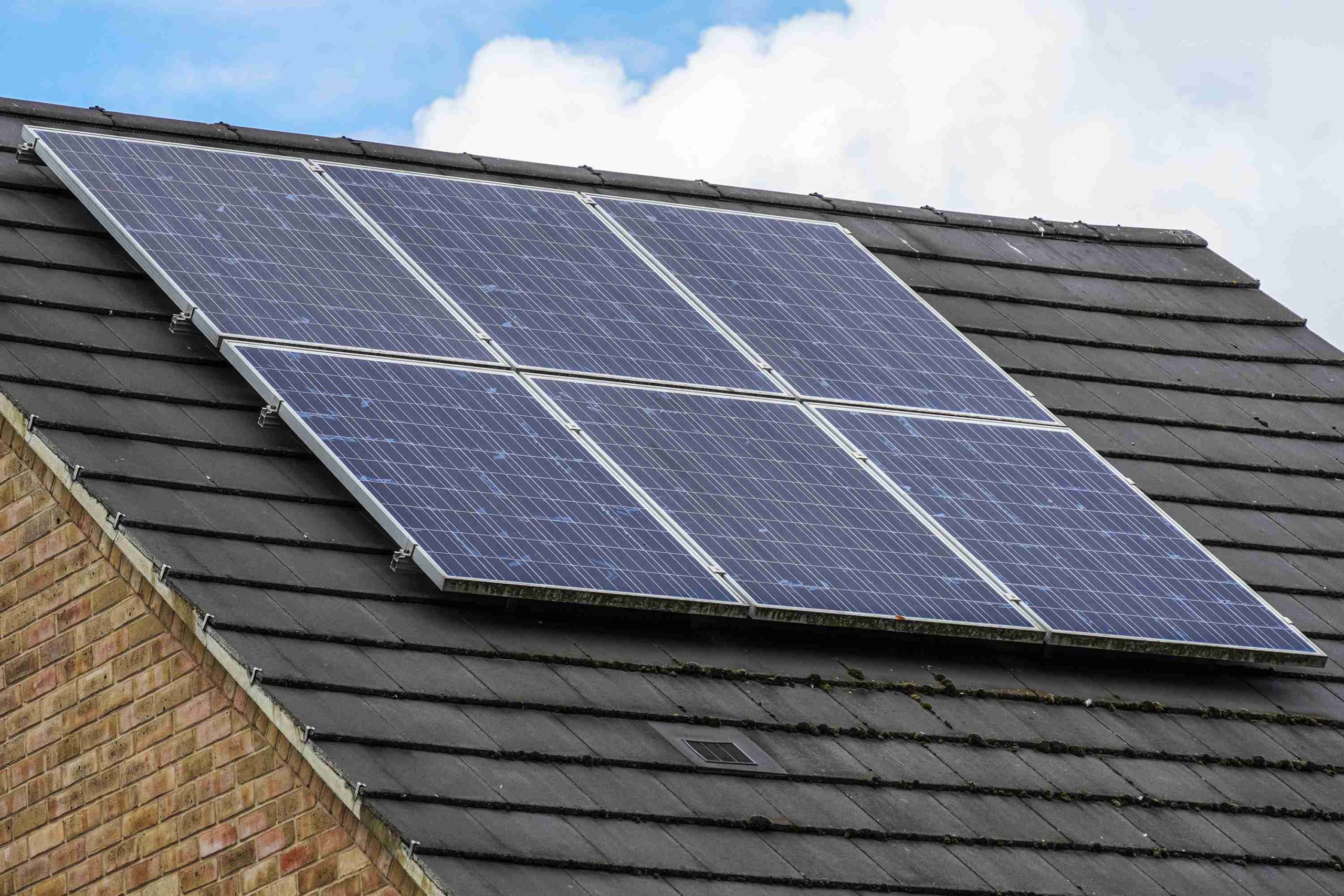 panneaux-solaires-couts-divises-par-deux-duree-doublee-1 Panneaux solaires : coûts réduits de moitié et durée de vie doublée, la révolution à venir